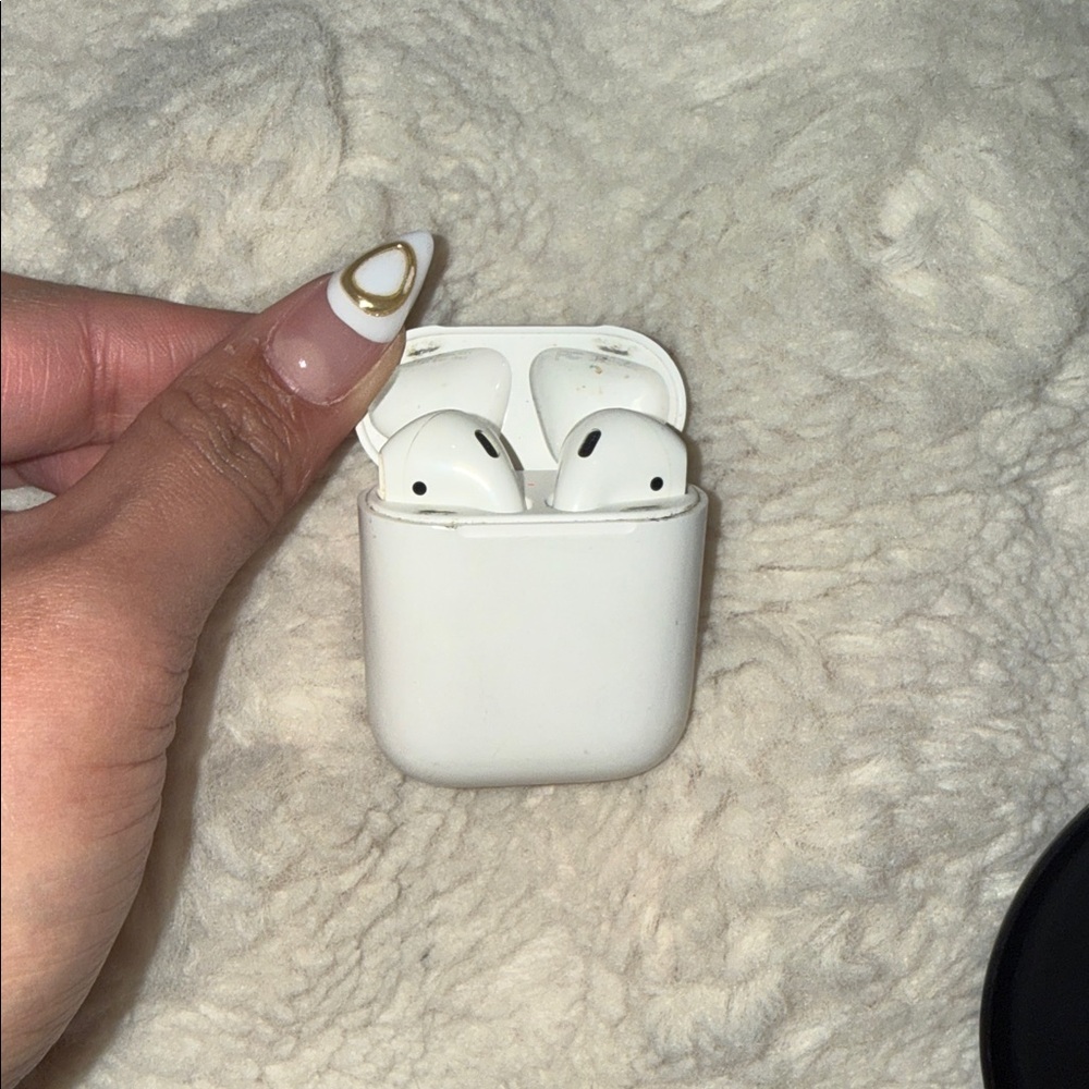 White Wireless Earbuds with Charging Case